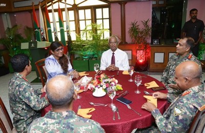 ސިފައިންގެ އިސް ބޭފުޅުންނާ ރައީސް ބައްދަލު ކުރައްވައިފި