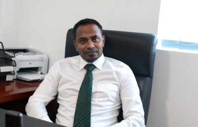 ޕްރިޒަންސް އަށް މުނާޒް، ވެމްކޯގެ އެމްޑީއަކަށް އާދަމް މުހައްމަދު