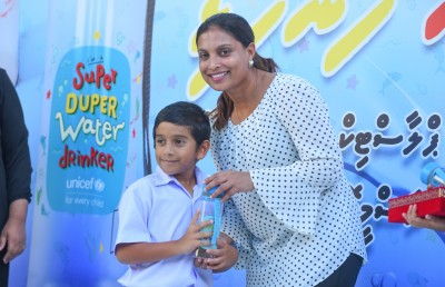 ގްރޭޑް އެކެއްގެ ދަރިވަރުންނަށް ރީޔޫސަބްލް ފެން ފުޅި ދިނުމުގެ ޕްރޮގްރާމް އިފްތިތާހުކޮށްފި