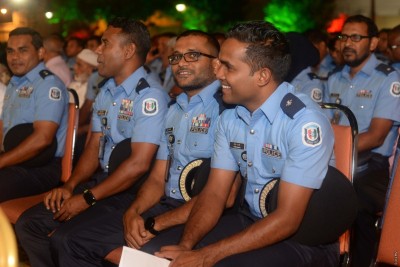 މުސާރަ ނުލިބިގެން 200 ފުލުހަކު ލޯނަށް އެދެފި
