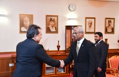 ރައީސް ނުރަސްމީ ދަތުރުފުޅެއްގައި ލަންކާ އަށް