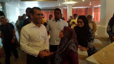 ހަތަރެސްފައި ބަނދެފައި ވާދަކުރިޔަސް ސަރުކާރު ބަލިވާނެ: ނަޝީދު