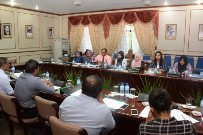 ގެއްލުންވަނީ ހަކުރު ހުންނަ ބުއިންތަކުން، ޑިއުޓީ ނަގަނީ ފިޒީ ޑްރިންކްްސުން!؟