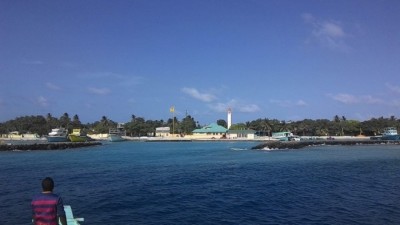 މަގުމަތީގައި މަހާނަ ހެދުމުން އުކުޅަހުން ހައްޔަރުކުރި ފަސްމީހުން ދޫކޮށްލައިފި
