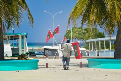 ގިރިފުށީގެ ސަބަބުން ހިންމަފުށި ބިރެއްގެ ތެރޭގައި!(ވީޑިއޯ)