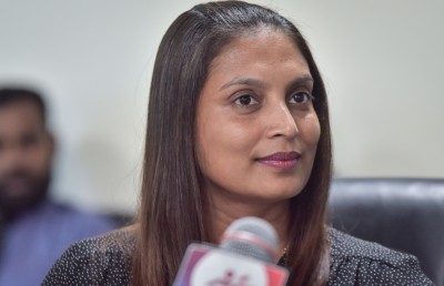 ފޮތްތައް ހަވާލުކުރަން ހަމަޖައްސާފައި އޮތީ ޖެނުއަރީ 13 ގައި: މިނިސްޓަރު