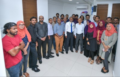 އަހުމަދު "ހަވީރު" އާއި "މިހާރު" އަށް ކޮށްދެއްވި ޚިދުމަތުގެ އަގު ވަޒަންކޮށްފި