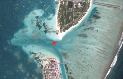 ޓޫރިސްޓު ދެމަފިރިއަކު ގެނބިގެން މަރުވެއްޖެ