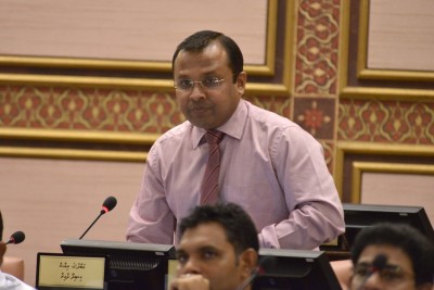 މައުމޫނާ ދެކޮޅަށް ބަޔާން ދޭން ޒައިދުއަށް މަޖުބޫރުކުރި ކަމަށް ބުނާ މައްސަލަ މަޖިލީހަށް