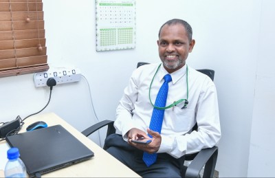 އަހުމަދު "ހަވީރު" އާއި "މިހާރު" އަށް ކޮށްދެއްވި ޚިދުމަތުގެ އަގު ވަޒަންކޮށްފި