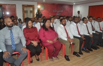 އާމާލް، ނާޒިމާ އަދި މާނިއު ޖޭޕީ އަށް ސޮއިކުރައްވައިފި
