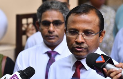 ރައީސްކަން ކޮށްފައިވާ ބޭފުޅުންނަށް މަޖިލީހަށް ވާދަ ނުކުރޭ އިސްލާހު ނަގަން އަންގައިފި