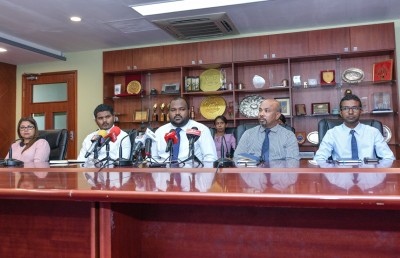 މުވައްޒަފުންނަށް އަތް ނުލެވޭ ޑޮކިއުމެންޓުތަކުގައި ކަންބޮޑުވާ ވަރުގެ މައްސަލައެއް ނެތް: އަލީ ވަހީދު