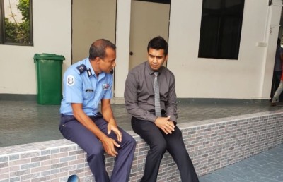 ފައިރޫޝް، ފުލުހުންގެ ވަޒީފާ އަށް ނުކުންނަވަން ފައްޓަވައިފި