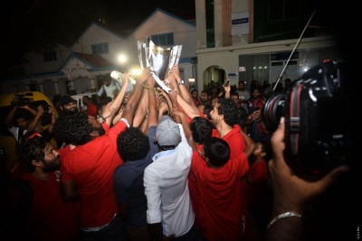 ތާރީހީ ތަށި ޓީސީ ގޯޅިގަނޑަށް، ސަޕޯޓަރުން ތިބީ ހެވި ދިލިފައި!