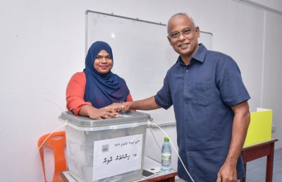 މަޖިލީހަށް ކުރިމަތިލާ މީހުންނަށް ހުރަސް އެޅުމަކީ ޑިމޮކްރަސީއާ އިދިކޮޅަށް ކުރާ ކަމެއް: ރައީސް