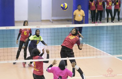ފުރަތަމަ މެޗުތަކުން އަލްމާ އާއި ލޮރެންޒޯ މޮޅުވެއްޖެ