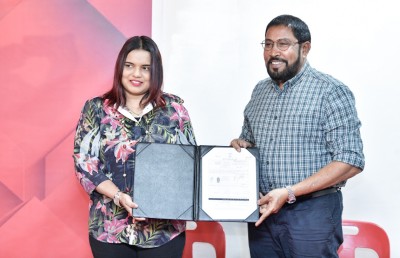 ކުރީގެ މިނިސްޓަރު އިރުތިޝާމް ޖުމްހޫރީ ޕާޓީއާ ގުޅިވަޑައިގެންފި