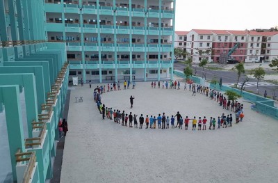 ރެހެންދި ސްކޫލުގައި، ބެލެނިވެރިއަކު ދަރިވަރެއްގެ މޫނުމަތީ ޖެހި މައްސަލައެއް ފުލުހަށް