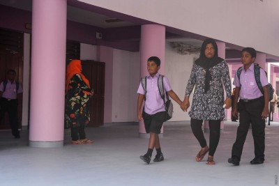 ސްކޫލްތައް ހުޅުވިނަމަވެސް ކްލާސްތައް ހުސްކޮށް!