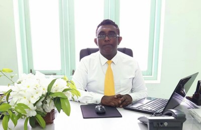 ހާޝިމާ ދެކޮޅަށް އަޑުއުފުލަން ފެށުމުން އިސްތިއުފާ ދެއްވައިފި
