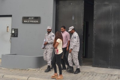 އަނބިކަނބަލުން ވިދާޅުވަނީ މަހުލޫފު ބަނޑުހައި ހޫނުކަމުގެ ހަޅުތާލެއްގައި ކަަމަށް، ކަރެކްޝަނުން ބުނަނީ ދޮގެއް ކަމަށް