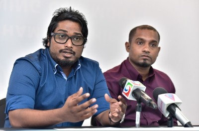 ކޮޅުފައިން ޖަހައި ނިއު ރޭޑިއަންޓް ވައްޓާލުން: ޒާތީ ކަމެއް؟!