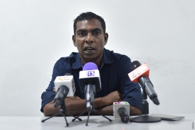 އިސްތިއުފާދިން ކޯޗު އާތިއަށް ޔޫވީގެ ތައުރީފް