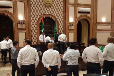 އިދިކޮޅު މެންބަރުންނަށް ބިރެއް ނުދައްކަން: ސަރުކާރު