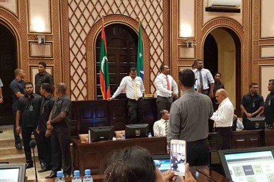 އިއްޔެގެ ވޯޓުގައި ކަން ހިނގި ގޮތާ ގުޅިގެން އެމެރިކާ އެމްބަސީ އިން ކަންބޮޑުވުން ފާޅުކޮށްފި