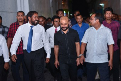 ފުލުސް އޮފީހަށް ހާޒިރުކުރީ ރިޝްވަތުދޭން އުޅުނު ކަމުގެ ތުހުމަތުގައި: ގާސިމް