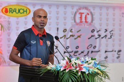 ފުޓްބޯޅަ ކުޅުންތެރީންނަށް ފުޓްސަލް ނުކުޅެވޭ ގޮތް ހަދަން ތާއިދު: ނިޒާމްބެ