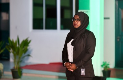 ފަސްޓް ލޭޑީގެ ބޮޑީގާޑުންނަށް އަންހެން ސިފައިން