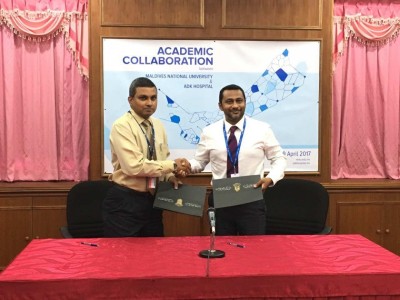 ސިއްހީ އިލްމު އުނގެނުމާއި ފެތުރުމަށް އޭޑީކޭ އާއި ގައުމީ ޔުނިވާސިޓީން އެއްބަސްވެއްޖެ