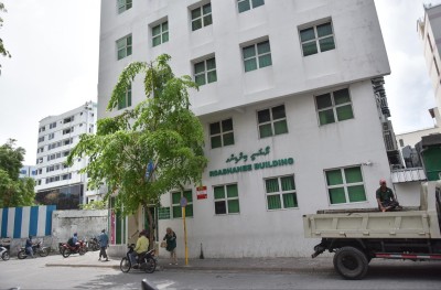 އަތޮޅުތަކަށް 480 ޑޮކްޓަރުން ހޯދަނީ