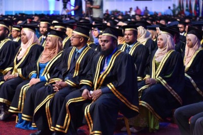 ގައުމީ ޔުނިވާސިޓީން 800އަށްވުރެ ގިނަ ދަރިވަރުން ދަސްވެނިވެއްޖެ، 74 ޕަސެންޓަކީ އަންހެނުން!