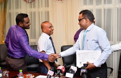ކޮންގްރެސް ޕާޓީގެ ރަޖިސްޓަރީ ހަވާލުކޮށްފި