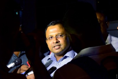 ރިޔާޒާ ދެކޮޅަށް ތަހުގީގުގައި ދިން ބަޔާނަކަށް ފުލުހަކު ދެކޮޅު ހަދައިފި