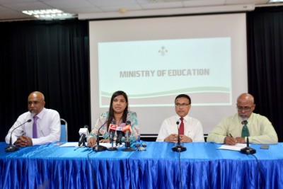 މިއަހަރު ނިމޭއިރު ހުރިހާ ސްކޫލަކަަށް ހާއްސަ އެހީގެ ޓީޗަރުން ހަމަޖެހޭނެ: މިނިސްޓަރު