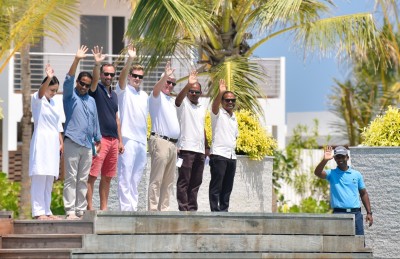 ލަކްސް ރިސޯޓް: ހުދު ކުލައިގެ ހިތްގައިމުކަމެއް