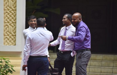 އޮޅުން ބޮޅުން: ސިޔާސީ ޕާޓީއެއް ރަޖިސްޓުރީ ކުރުމުން ފައިސާ ދޭން ޖެހޭނެތޯ؟