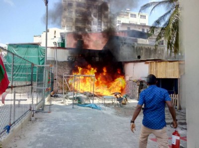 އަމީނީމަގަށްވާ ގޮތަށް ހުރި ގުދަނެއްގައި އަލިފާނުގެ ހާދިސާއެއް ހިނގައިފި