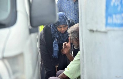 ކޮލަމް 7: މުއްސަނދި ގައުމުގައި ފަގީރު ރައްޔިތުން