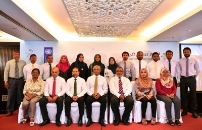 ތަރައްގީގެ ދުވެލި ބަރުހެލި ވެގެން އުޅެނީ ލާމަރުކަޒީ ކުރަން ނުކެރިގެން: ރައީސް