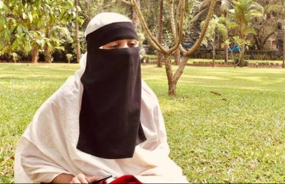 މިއުޒިކް ޑައިރެކްޓަރު އޭއާރް ރަހްމާންގެ ދަރިއަކު މޫނުބުރުގާ އަޅާތީ ފާޑު ކިޔުމުން ރައްދު ދީފި
