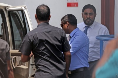 ގާސިމްގެ މައްޗަށް ކޮށްފައިވާ ޝަރުތުތައް ބާތިލްކޮށްދިނުމަށް އެދެފި
