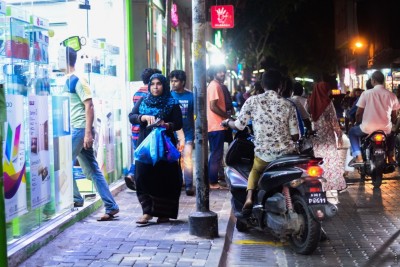 ހަ ރޯދަ ނިމެންދެން ފިހާރަތައް 11 ޖަހަންދެން އަދި ހޮޓާތައް 3 ޖަހަންދެން ހުޅުވުމުގެ ހުއްދަދީފި