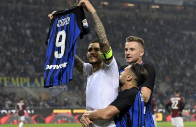 "ރޮނާލްޑޯގެ ކުރިން އިކާޑީ ގެންނަން މަސައްކަތްކުރިން"