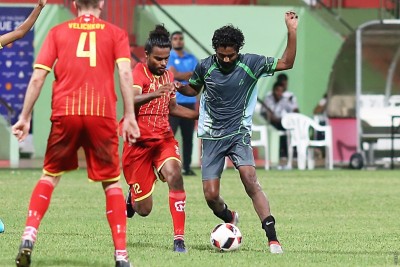 ކުޅުންތެރިޔަކު މަދުކޮށް، ނިއު ކައިރީ ގްރީނުން ފެންވަރު ދައްކާލައިފި