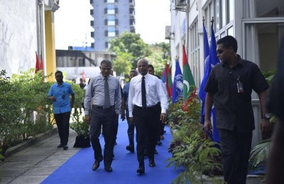 ރާއްޖޭގައި ސަރުކާރުން ހިލޭ ޑިގްރީއަށް ކިޔަވައިދޭން ފަށައިފި